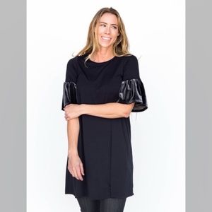 Agnes and Dora Adore Tunic Gray L